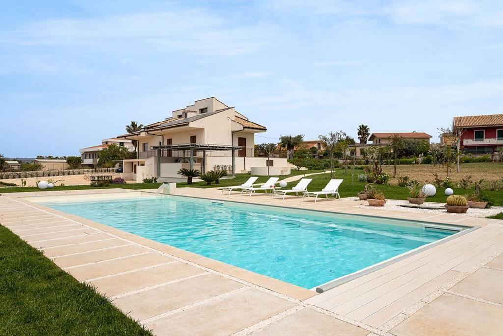 Villa Paradiso With Private Pool, Bbq Area, Huge Garden And Free Parking Modica Exterior foto